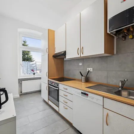 Wupper I, Lage Ideal Fuer Geschaeftsleute, Monteure, Familien, 3 Zimmer, Smart-tv Apartment