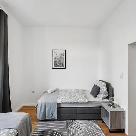 Wupper I, Lage Ideal Fuer Geschaeftsleute, Monteure, Familien, 3 Zimmer, Smart-tv