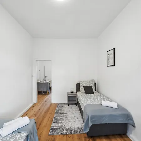 Wupper I, Lage Ideal Fuer Geschaeftsleute, Monteure, Familien, 3 Zimmer, Smart-tv * Wuppertal